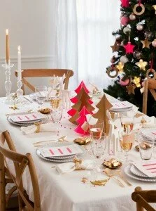 Hot-pink-gold-Christmas-decorations0